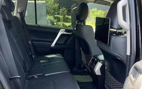 Toyota Land Cruiser Prado 150 рестайлинг 2, 2022 год, 6 600 000 рублей, 17 фотография