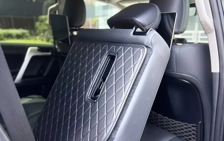 Toyota Land Cruiser Prado 150 рестайлинг 2, 2022 год, 6 600 000 рублей, 15 фотография