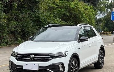 Volkswagen T-Roc I, 2023 год, 1 920 000 рублей, 1 фотография