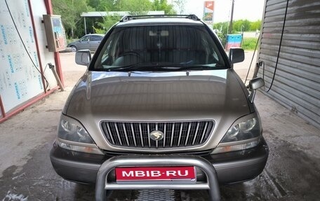 Toyota Harrier, 1998 год, 870 000 рублей, 1 фотография