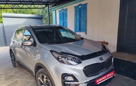 KIA Sportage IV рестайлинг, 2020 год, 2 100 000 рублей, 2 фотография