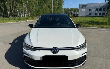 Volkswagen Golf VIII, 2021 год, 1 950 000 рублей, 2 фотография