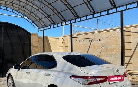 Toyota Camry, 2020 год, 2 640 000 рублей, 4 фотография