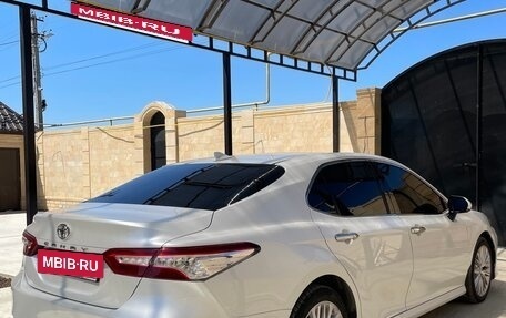 Toyota Camry, 2020 год, 2 640 000 рублей, 3 фотография