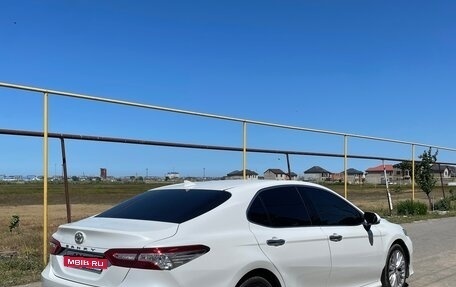 Toyota Camry, 2020 год, 2 640 000 рублей, 7 фотография