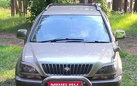 Toyota Harrier, 1998 год, 870 000 рублей, 8 фотография