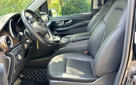 Mercedes-Benz V-Класс, 2023 год, 5 690 000 рублей, 9 фотография
