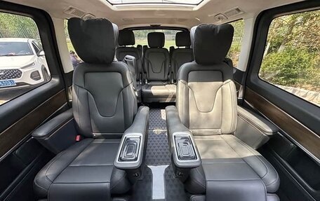 Mercedes-Benz V-Класс, 2023 год, 5 690 000 рублей, 17 фотография