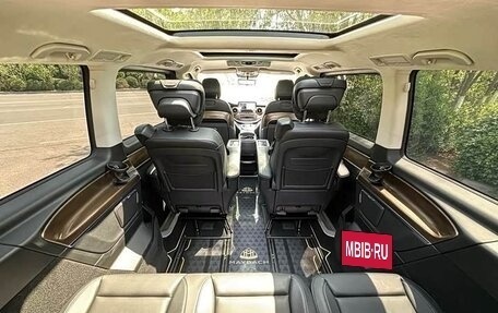 Mercedes-Benz V-Класс, 2023 год, 5 690 000 рублей, 19 фотография