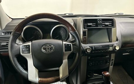 Toyota Land Cruiser Prado 150 рестайлинг 2, 2012 год, 2 950 000 рублей, 31 фотография
