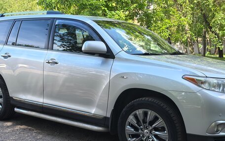 Toyota Highlander III, 2013 год, 2 150 000 рублей, 3 фотография