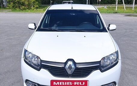 Renault Logan II, 2015 год, 670 000 рублей, 4 фотография