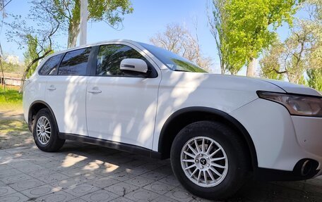 Mitsubishi Outlander III рестайлинг 3, 2014 год, 1 250 000 рублей, 5 фотография