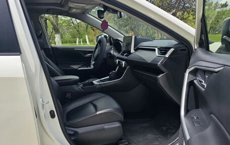 Toyota RAV4, 2019 год, 3 500 000 рублей, 9 фотография