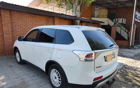 Mitsubishi Outlander III рестайлинг 3, 2014 год, 1 250 000 рублей, 3 фотография