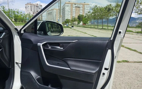 Toyota RAV4, 2019 год, 3 500 000 рублей, 10 фотография