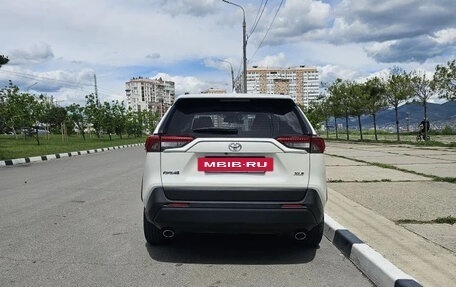 Toyota RAV4, 2019 год, 3 500 000 рублей, 12 фотография