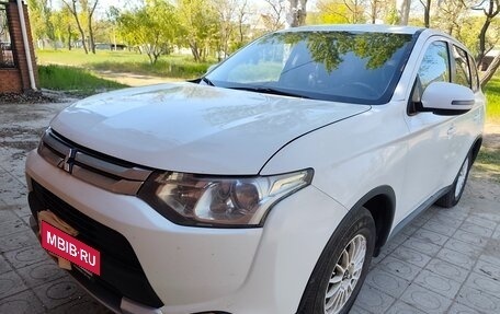 Mitsubishi Outlander III рестайлинг 3, 2014 год, 1 250 000 рублей, 6 фотография