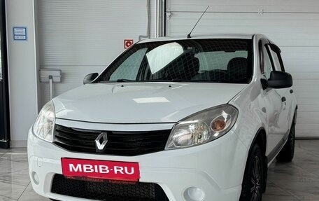 Renault Sandero I, 2013 год, 659 000 рублей, 2 фотография