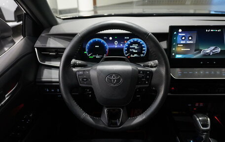 Toyota Camry, 2025 год, 3 990 000 рублей, 14 фотография