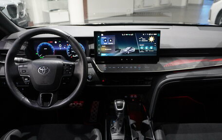 Toyota Camry, 2025 год, 3 990 000 рублей, 13 фотография