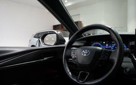 Toyota Camry, 2025 год, 3 990 000 рублей, 16 фотография