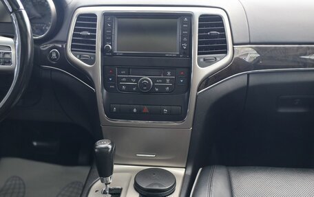 Jeep Grand Cherokee, 2012 год, 2 000 000 рублей, 21 фотография