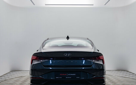 Hyundai Elantra, 2021 год, 1 980 000 рублей, 5 фотография