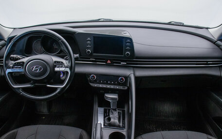 Hyundai Elantra, 2021 год, 1 980 000 рублей, 14 фотография