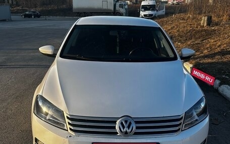 Volkswagen Passat B7, 2011 год, 995 000 рублей, 1 фотография
