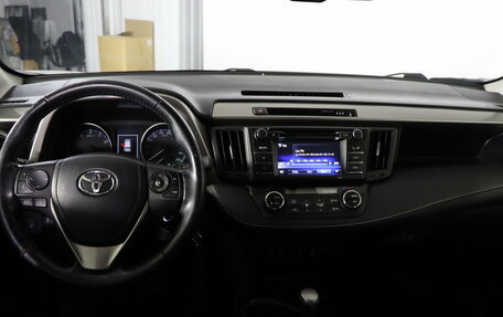 Toyota RAV4, 2016 год, 2 299 990 рублей, 13 фотография