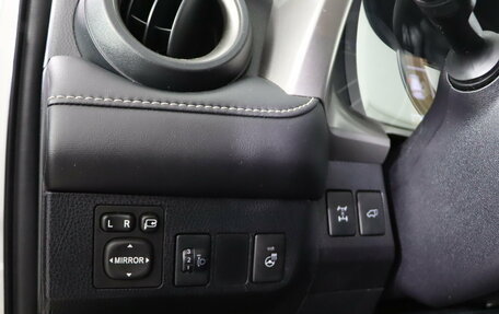 Toyota RAV4, 2016 год, 2 299 990 рублей, 16 фотография