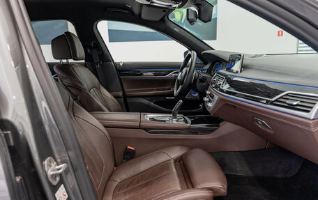 BMW 7 серия, 2017 год, 4 500 000 рублей, 8 фотография