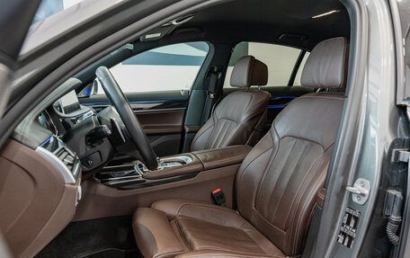 BMW 7 серия, 2017 год, 4 500 000 рублей, 17 фотография