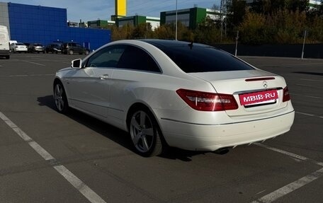 Mercedes-Benz E-Класс, 2011 год, 1 400 000 рублей, 3 фотография
