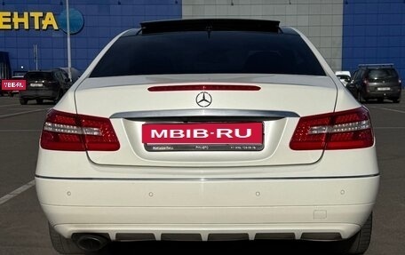 Mercedes-Benz E-Класс, 2011 год, 1 400 000 рублей, 2 фотография