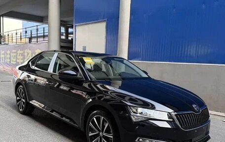 Skoda Superb III рестайлинг, 2026 год, 2 380 000 рублей, 2 фотография
