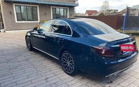 Mercedes-Benz E-Класс, 2016 год, 2 750 000 рублей, 3 фотография