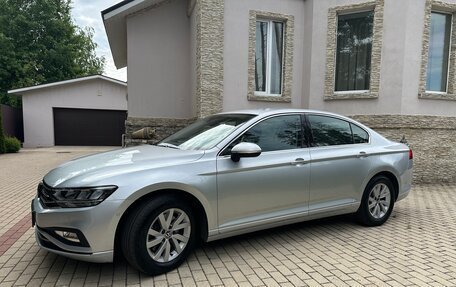 Volkswagen Passat B8 рестайлинг, 2020 год, 2 450 000 рублей, 2 фотография