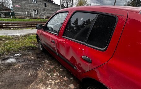 Renault Clio III, 2001 год, 30 000 рублей, 6 фотография