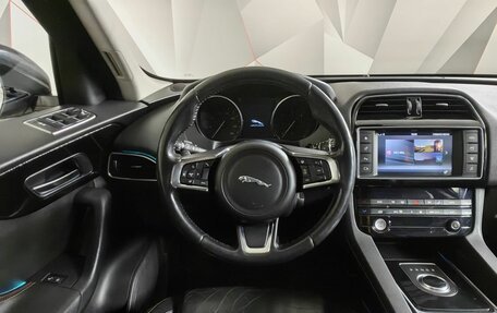 Jaguar F-Pace, 2017 год, 2 359 000 рублей, 20 фотография