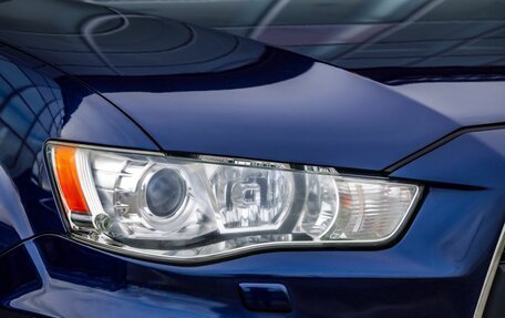 Mitsubishi Outlander III рестайлинг 3, 2010 год, 988 000 рублей, 11 фотография