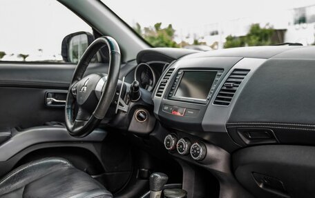 Mitsubishi Outlander III рестайлинг 3, 2010 год, 988 000 рублей, 31 фотография