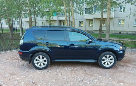 Mitsubishi Outlander III рестайлинг 3, 2011 год, 1 000 000 рублей, 3 фотография