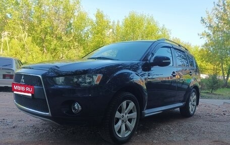Mitsubishi Outlander III рестайлинг 3, 2011 год, 1 000 000 рублей, 6 фотография