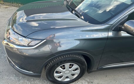 Mitsubishi Outlander III рестайлинг 3, 2018 год, 2 180 000 рублей, 5 фотография