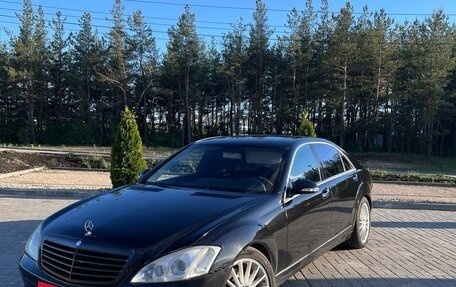 Mercedes-Benz S-Класс, 2006 год, 835 000 рублей, 2 фотография