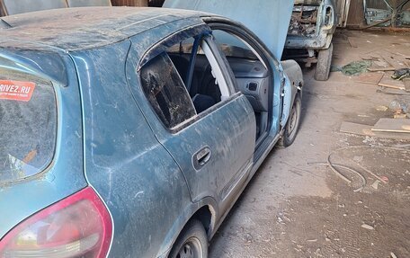 Nissan Almera, 2001 год, 60 000 рублей, 3 фотография