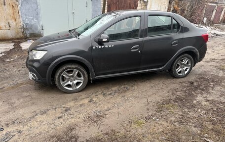 Renault Logan II, 2019 год, 800 000 рублей, 4 фотография