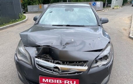 Opel Astra J, 2012 год, 500 000 рублей, 1 фотография